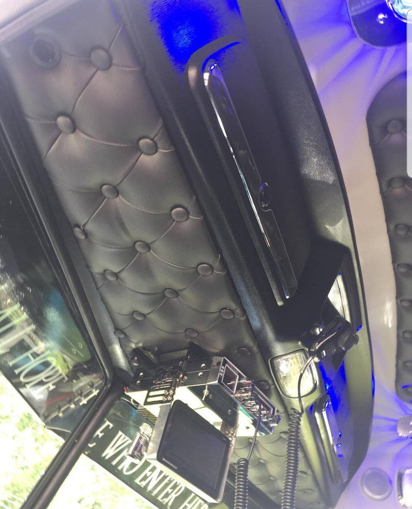 Peterbilt 389 Overhead Console Headliner – 2006 and Newer – part number STFPET389CHBT, photo 1 of 3