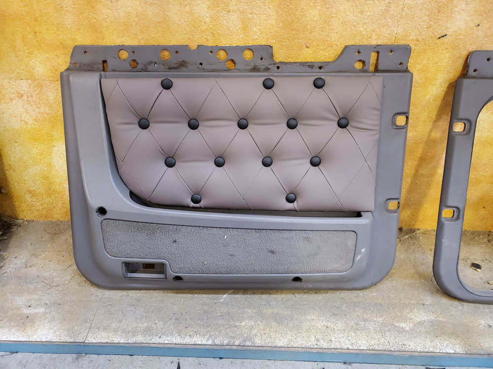 Peterbilt 389 Door Inserts – part number STFPET389DPI, photo 1 of 5