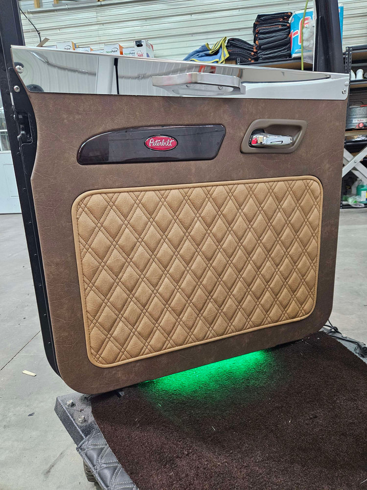 Peterbilt 389 Replacement Door Panel Set – part number PTD-1001