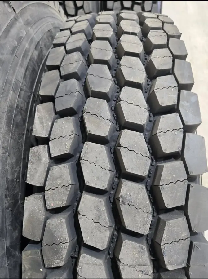 Used 11R22.5 Winter Tires for Peterbilt Kenworth Mack Freightliner – part number PTD-2004