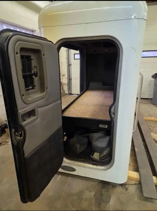 Used 36 in. Peterbilt Unbuilt Flattop Sleeper – part number PTD-2046