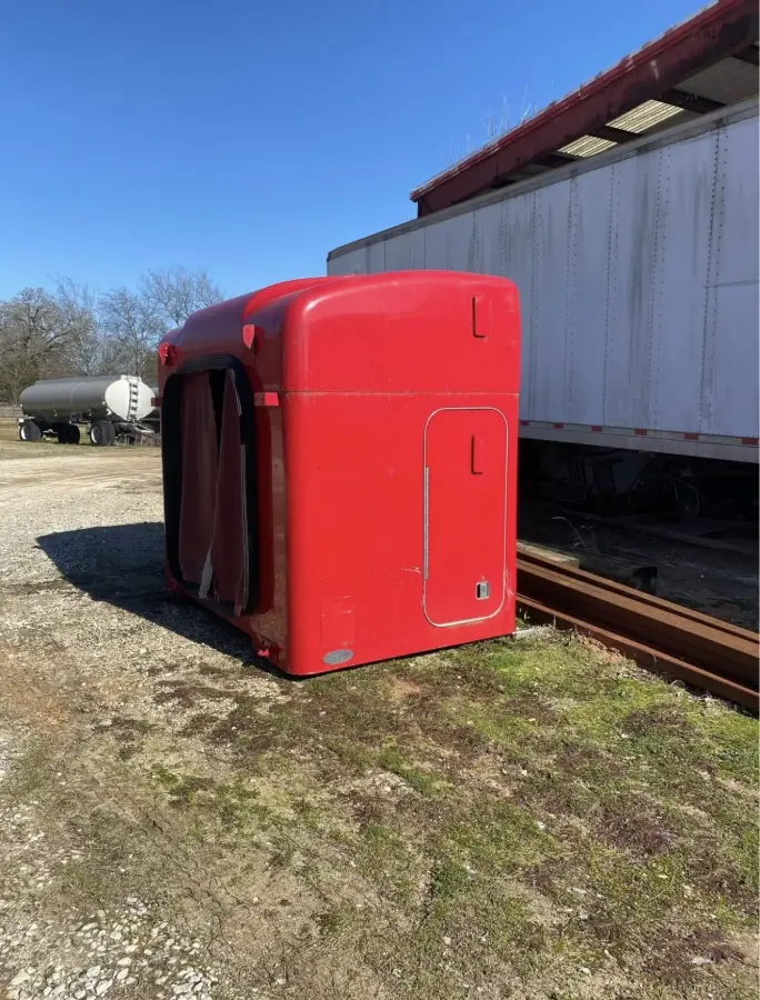 Used 379 Peterbilt Sleeper – part number PTD-2050