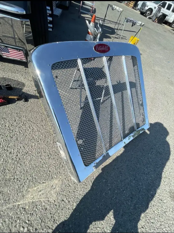 Used 389 Crown, Screen – part number PTD-2054