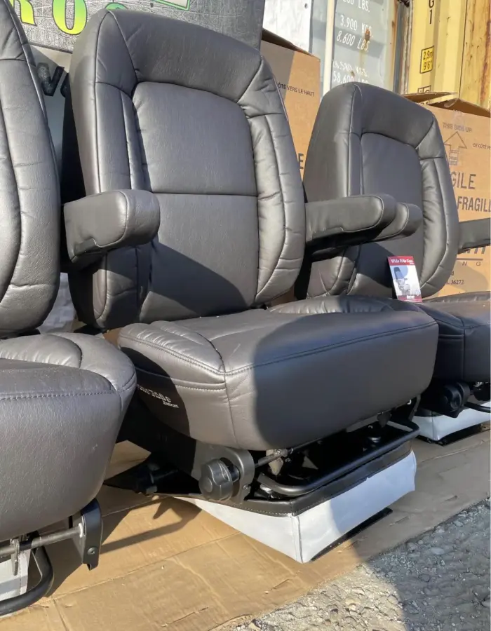 Bostrom Truck Seat – part number PTD-2121, photo 1 of 3