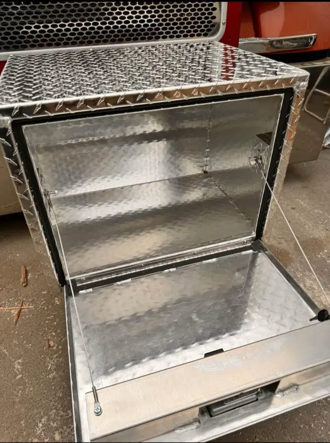 Diamond Plate Truck or Trailer Storage Box – part number PTD-2141