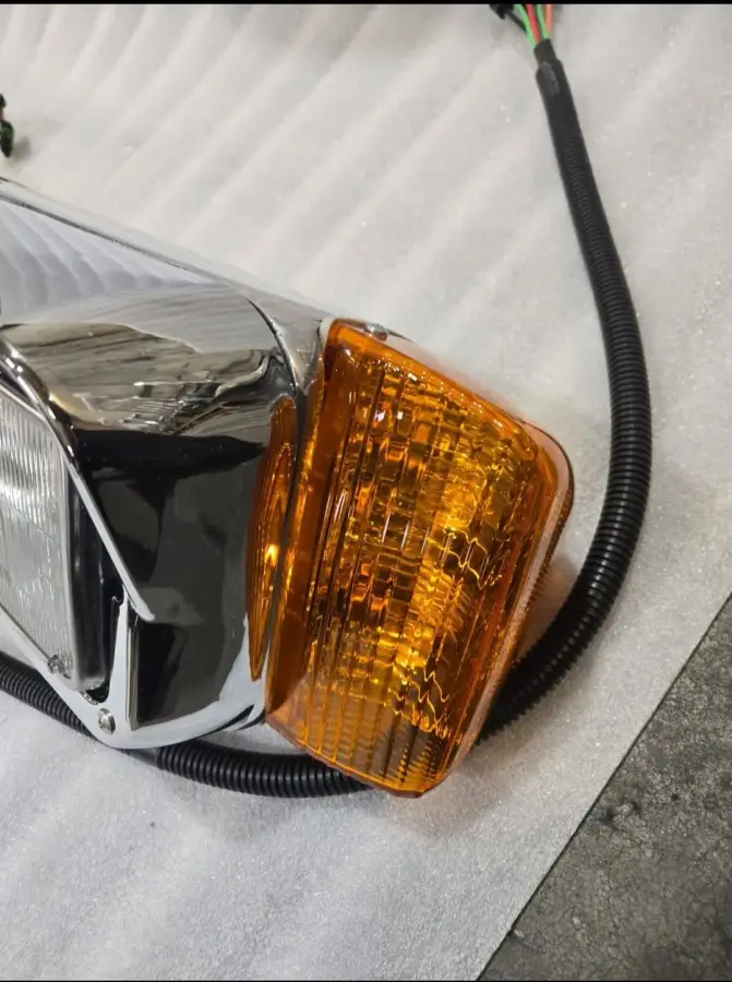 OEM Headlights for Peterbilt 379 378 567 365 589 – part number PTD-2226, photo 1 of 6