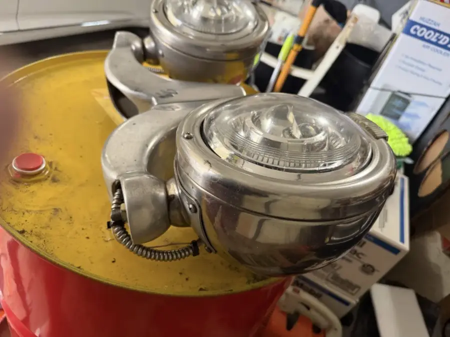 Peterbilt 7 in. Round Chrome Headlights – part number PTD-2250, photo 1 of 3