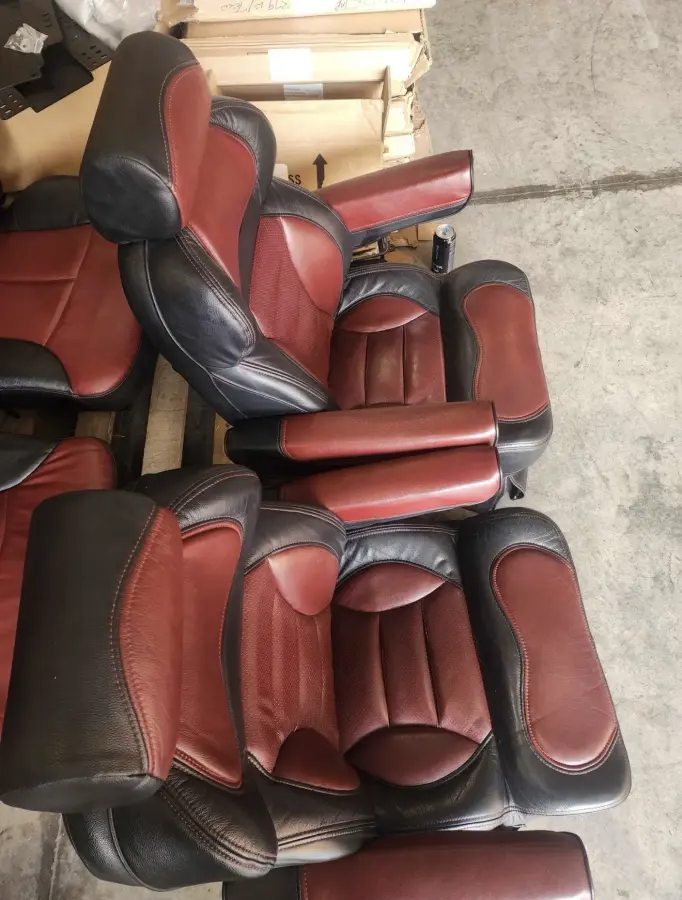 Used Peterbilt/Kenworth Seats – part number PTD-2266, photo 1 of 4