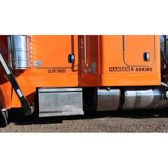 6 in. Fiberglass Cab/Cowl/Sleeper Panel Set for Peterbilt with 48 in. Sleeper – part number 01-091201837